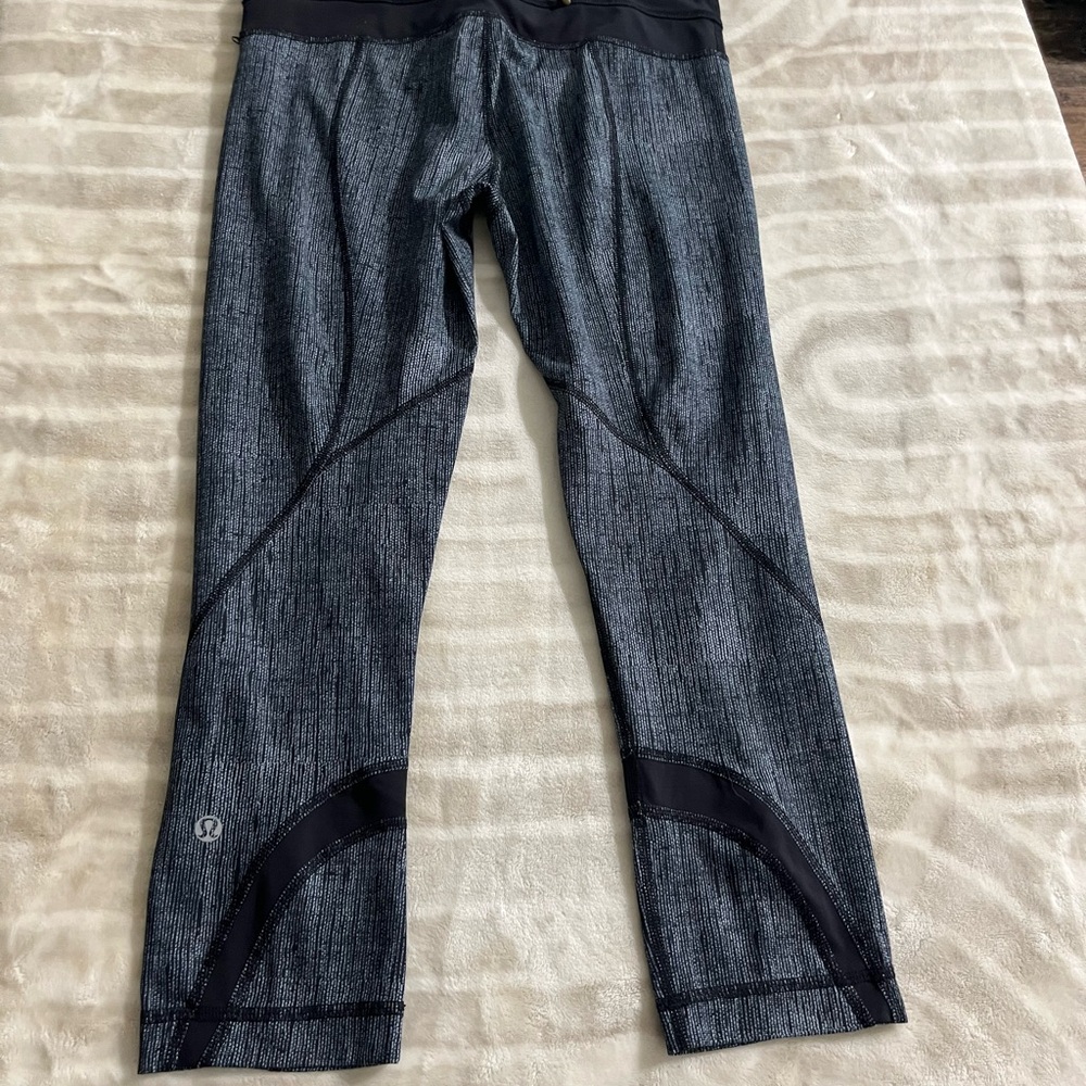 Lululemon 4 Stylish Black and Gray Crop Leggings - Picture 2 of 5